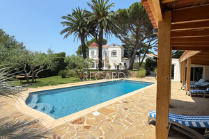 property with sea view in Giens