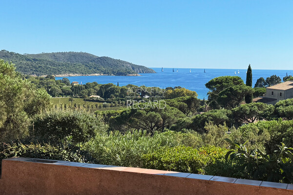 Property with sea view in La-Croix-Valmer