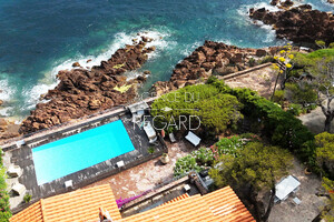 Waterfront property in Saint-Raphael