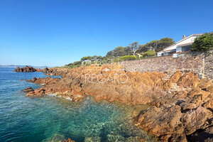 Waterfront property in Saint-Raphal