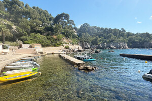 property in La Garde, just few minutes by walk from the sea