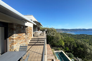 property with sea view in Gaou B�nat