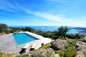 property with sea view in Le Lavandou