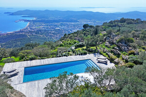 property with sea view in Le Lavandou