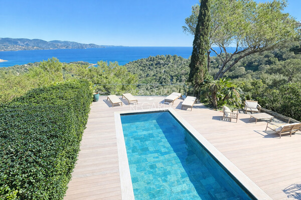 Gaou B�nat, villa with double sea views�