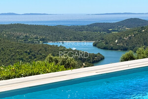 Property with panoramic sea view in Bormes-les-Mimosas