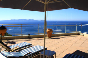 собственности ноги в воде на мысе Бенат