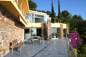waterfront villa in Fabrgas with panoramic sea view