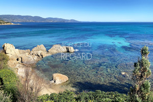 Недвижимость на набережной в Гау-Бенате 