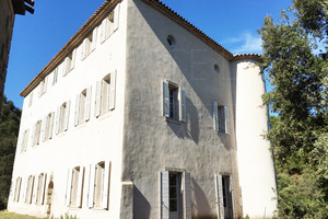 Замок в Гау-Бенат 