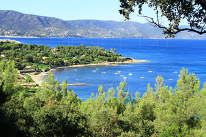 вид на море земли в Гау Бенат