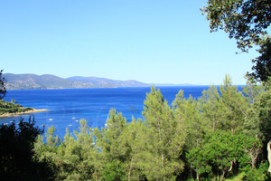 вид на море земли в Гау Бенат