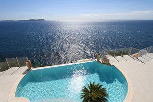 собственности ноги в воде в Carqueiranne