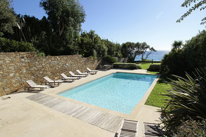 собственности ноги в воде в Rayol Канадель