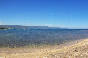 Вид на море в Гау-Бенат