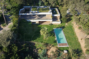 вилла с видом на море в Гау-Бенат