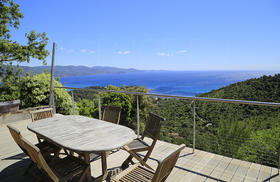 Вид на море виллы в Гау-Бенат - этот дом был продан глаз агентства -