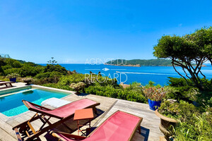 property with sea view in Levant island