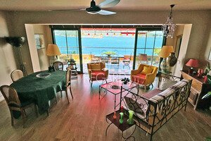 property with sea view in Levant island