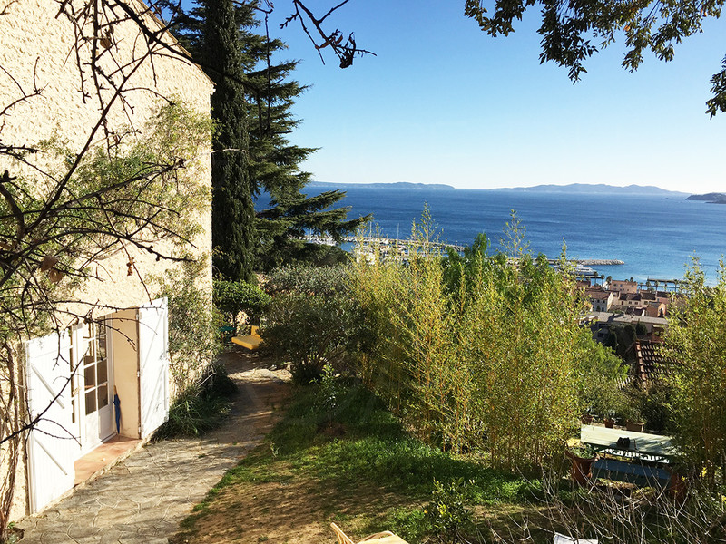 Le Lavandou, with sea view  - THIS VILLA HAS BEEN SOLD BY AGENCE DU REGARD