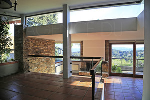 Вилла с видом на море в Гау-Бенат